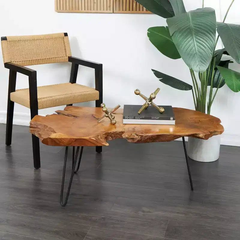 Tavolino da Caffè in Legno Teak Bordo Naturale con Gambe a Forcina in Metallo Nero