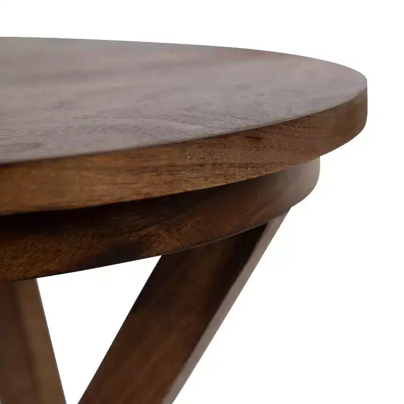 Tavolino d'accento moderno in legno con gambe oblique
