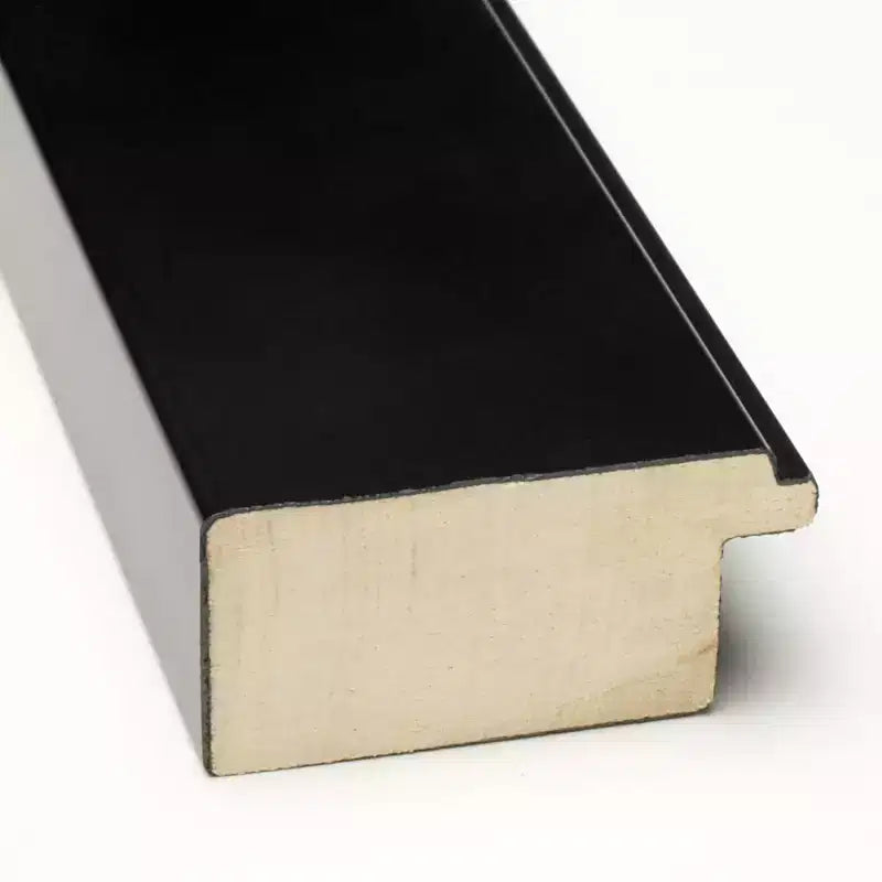 Specchio da parete per bagno in legno smussato con cornice nera stretta