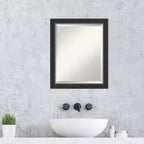 Specchio da parete per bagno in legno smussato con cornice nera stretta