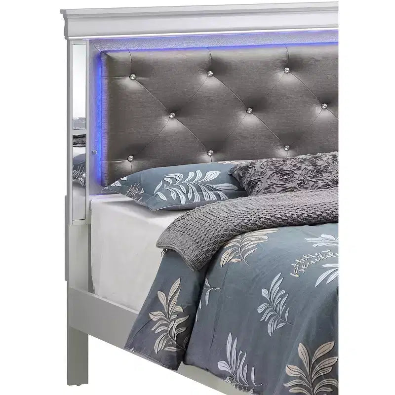 Letto imbottito con testiera a LED e profili a specchio