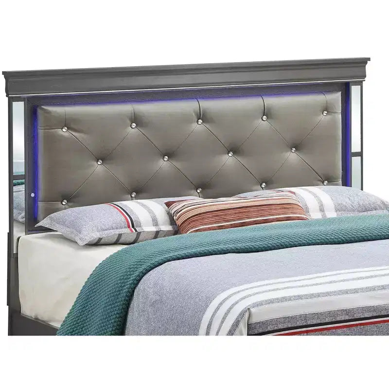 Letto imbottito con testiera a LED e profili a specchio