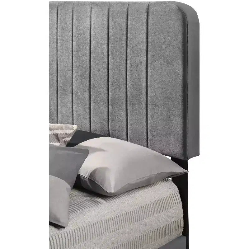 Letto a pannelli gemelli trapuntato in velluto