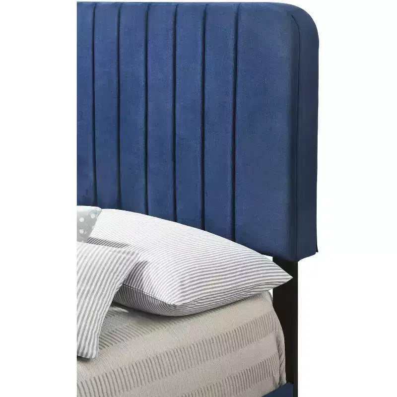 Letto a pannelli gemelli trapuntato in velluto
