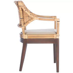 Poltrona imbottita con struttura in legno