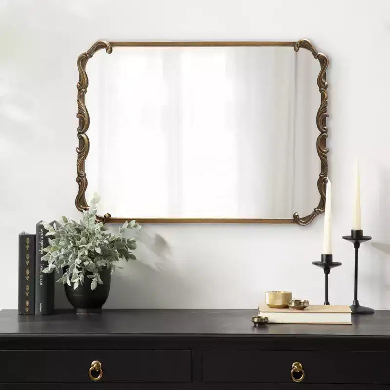Specchio da parete rettangolare con cornice in metallo dorato, 20x27