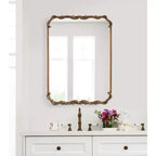 Specchio da parete rettangolare con cornice in metallo dorato, 20x27